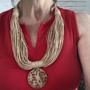 Elegant Beige Necklace with Pendant